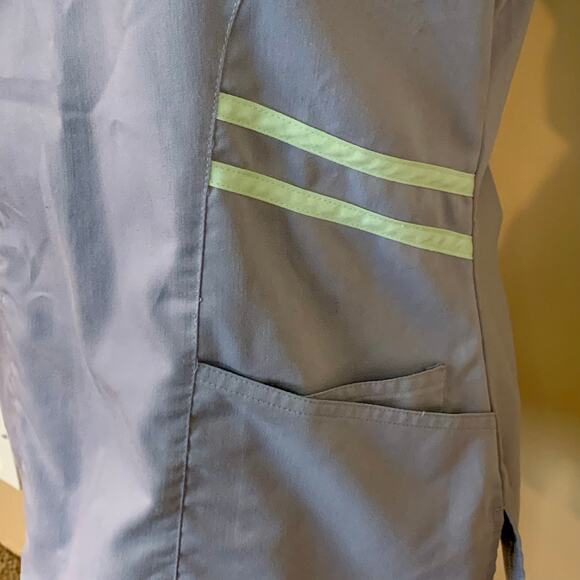 Grey's Anatomy Scrub Top - Picture 3 of 5